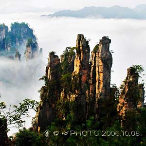 休閑自駕L線：張家界、袁家界、天子山、寶峰湖、猛洞河漂流、芙蓉鎮(zhèn)三晚四日游