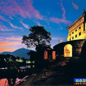 喜樂L線：天門山、張家界、袁家界、猛洞河、鳳凰古城超經(jīng)典五日游