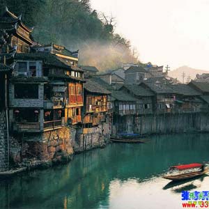 時尚商務(wù)C線：張家界、天門山、鳳凰古城四日游